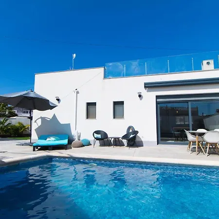 Arenas House Holiday home *
